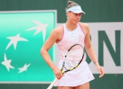 阿扎伦卡连续二十场比赛得分超过刷新纪录，雄鹿不断突破！全场沸腾不已的简单介绍